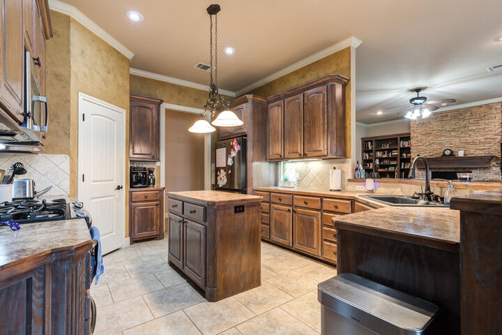 Property Photo: 5908 94th Street TX 79424