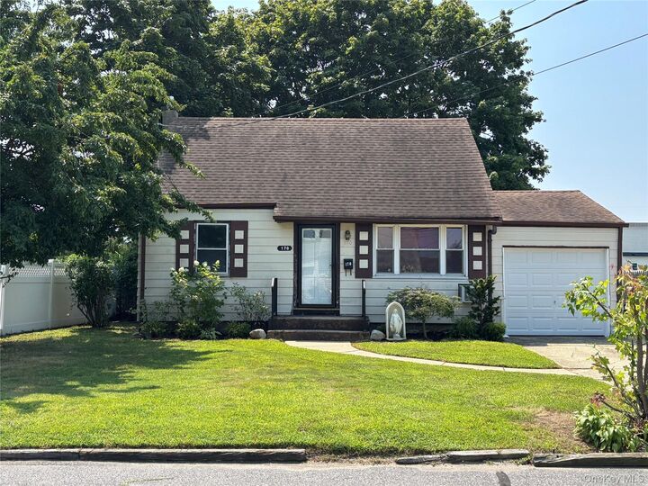 170 Van Buren Street  West Babylon NY 11704 photo