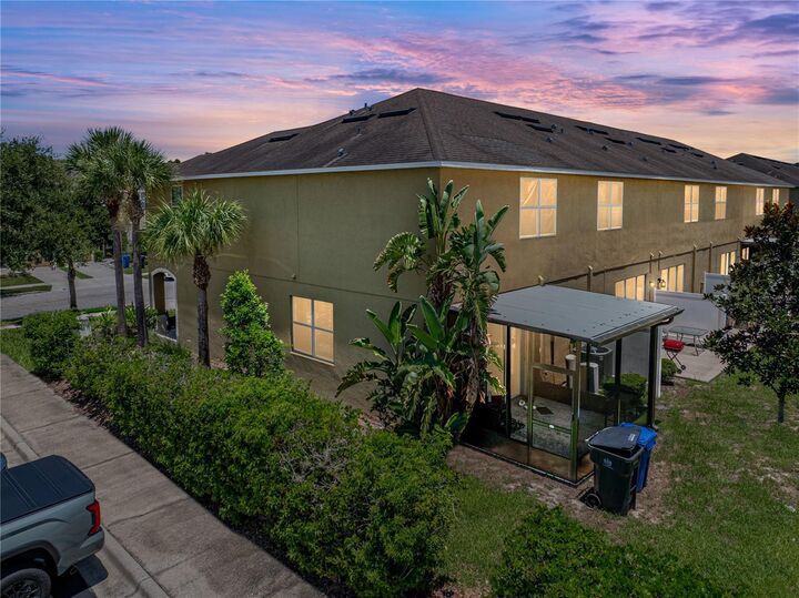 Property Photo: 6962 Towne Lake Road FL 33578
