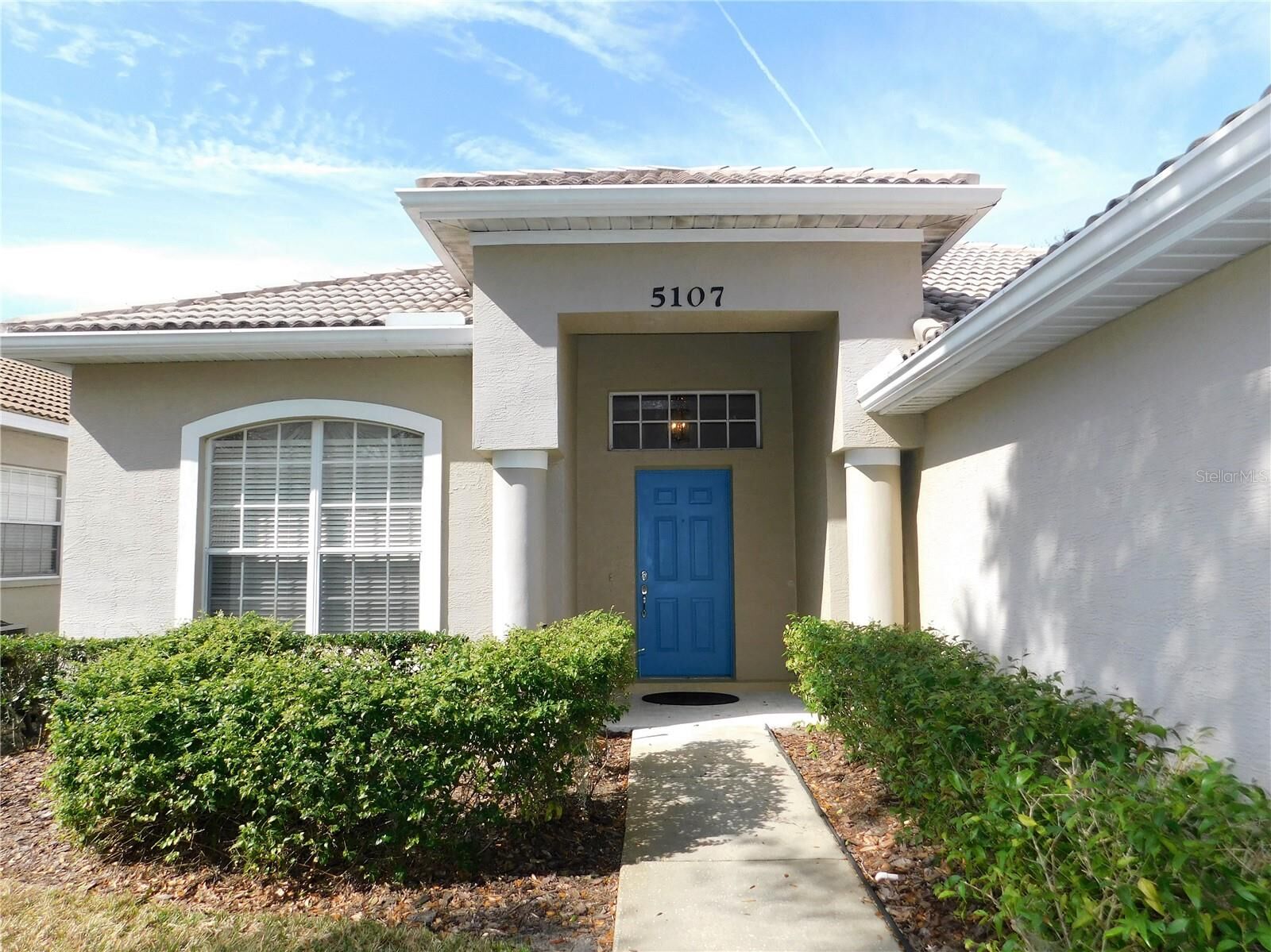 Property Photo:  5107 Pinnacle Drive  FL 34677
