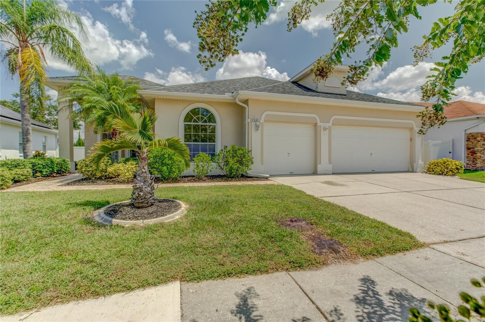 Property Photo: 1821 Soaring Heights Circle FL 32837