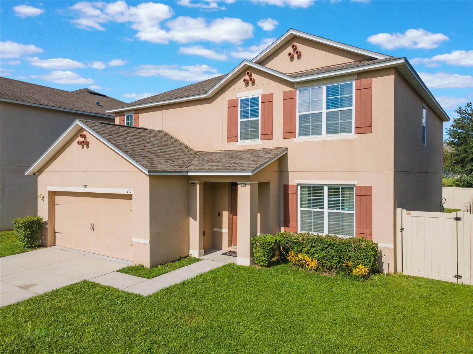 Property Photo: 210 Lazy Willow Drive FL 33897