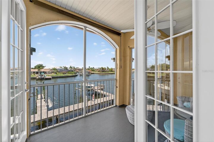 Property Photo: 6428 Sunset Bay Circle FL 33572