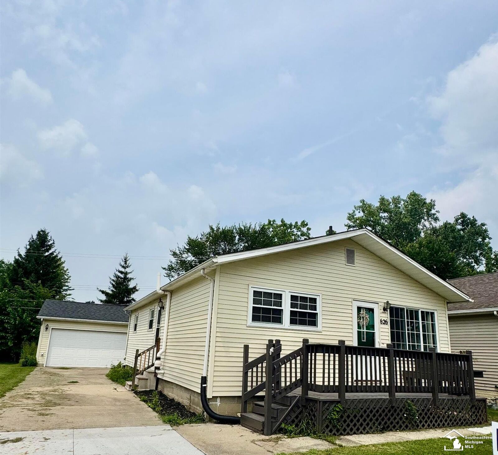 Property Photo:  626 Palmwood Avenue  MI 48161 