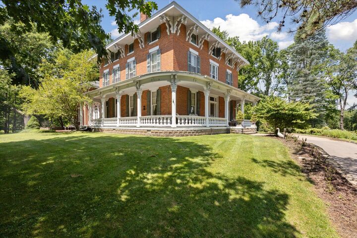 Property Photo:  410 N Eagle Street  MI 49068