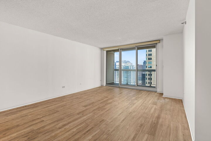 Property Photo:  545 N Dearborn Street 2202  IL 60654 