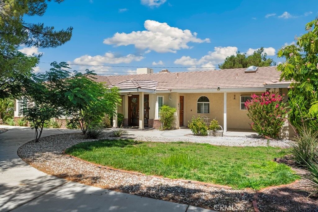 Property Photo: 14168 Rincon Road CA 92307