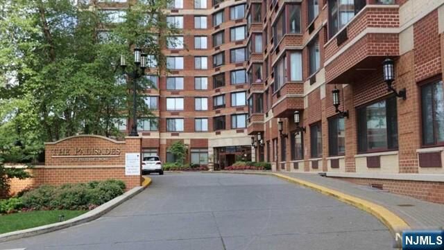 Property Photo: 100 Old Palisade Road 3501 NJ 07024