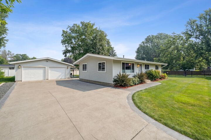 Property Photo: 1001 Lincoln Lane WI 54016