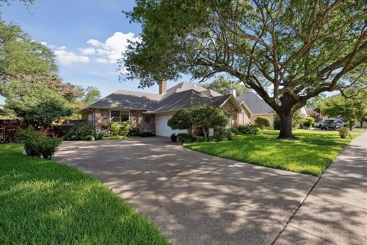 Property Photo: 9952 Wandering Way Street TX 76126