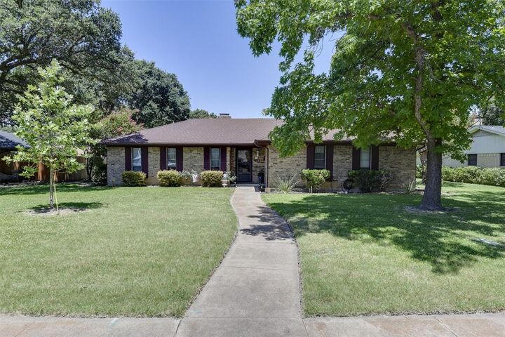 Property Photo:  108 Auburn Street  TX 75165 