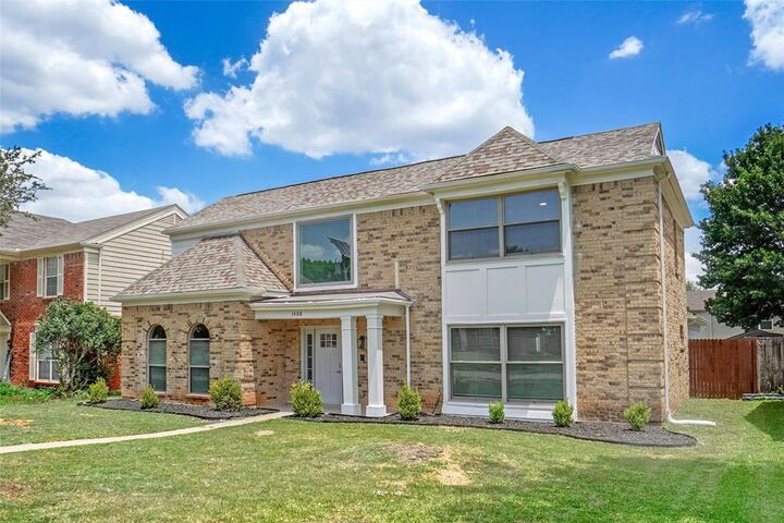 Property Photo: 1408 Middleton Drive TX 75104