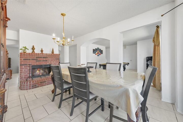 Property Photo: 925 Clover Hill Lane TX 75104