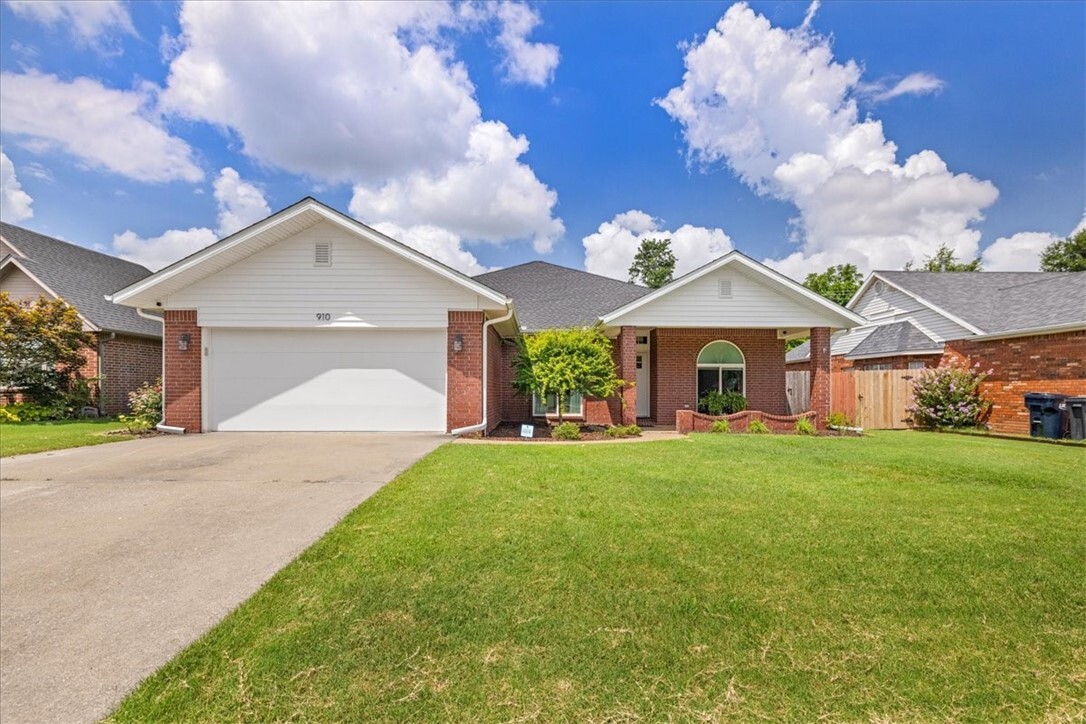 910 N 37th Street  Rogers AR 72756 photo