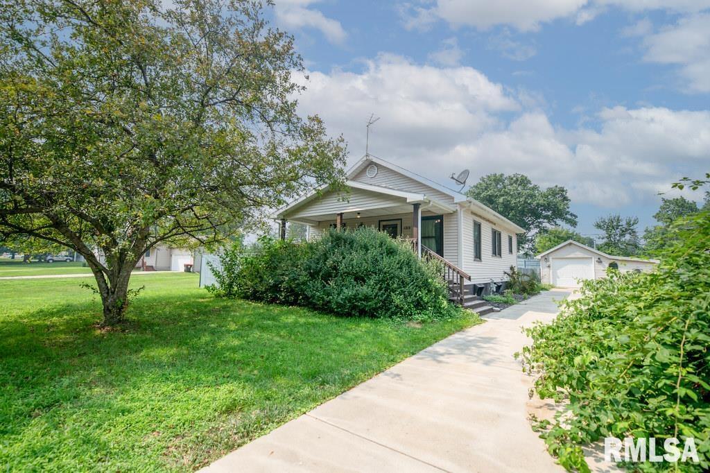 1319 W Shenandoah Drive  Peoria IL 61614 photo