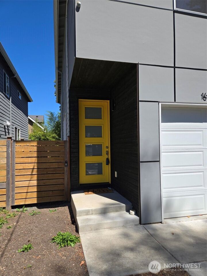 Property Photo: 1610 N 143rd Street WA 98133