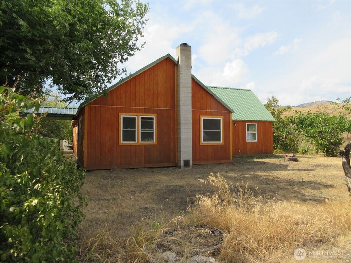 Property Photo: 10 W July Street WA 99121