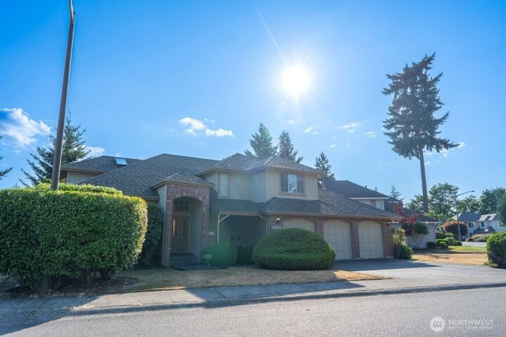 Property Photo:  11731 SE 60th Place  WA 98006 