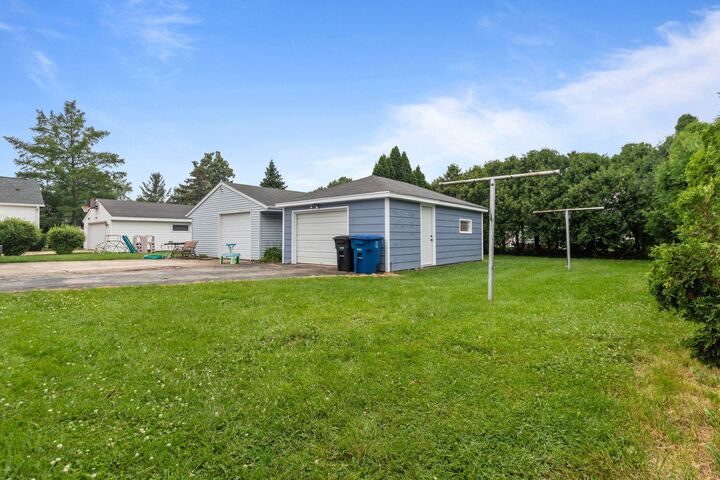 Property Photo: 1114 W 6th Avenue WI 54902