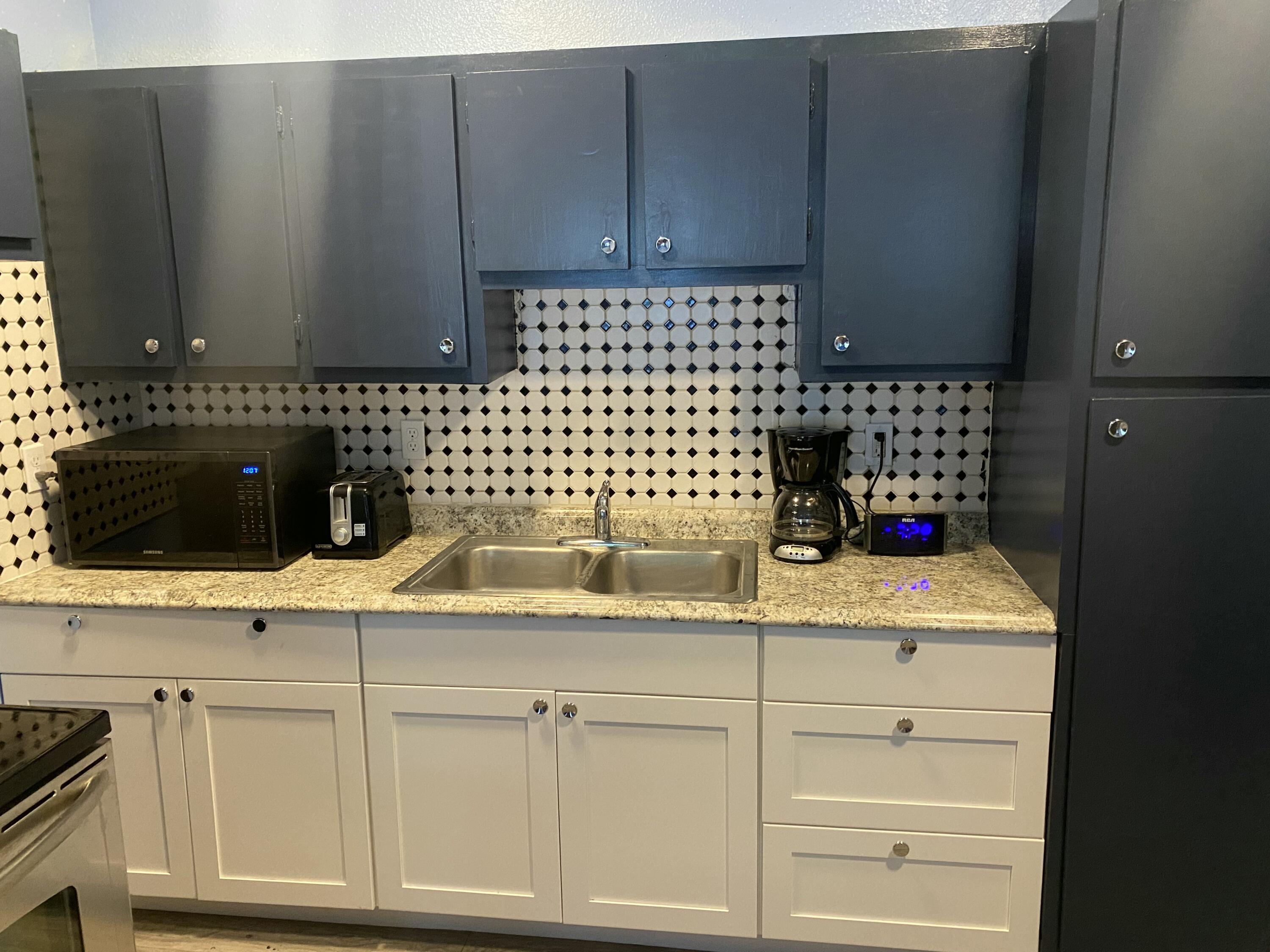 Property Photo: 1112 James Road FL 33462