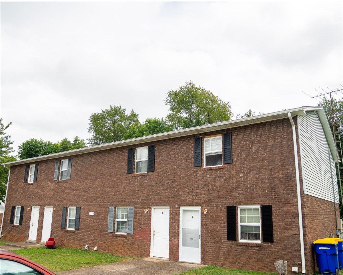 Property Photo:  1280 Barnwood Court  KY 42104 