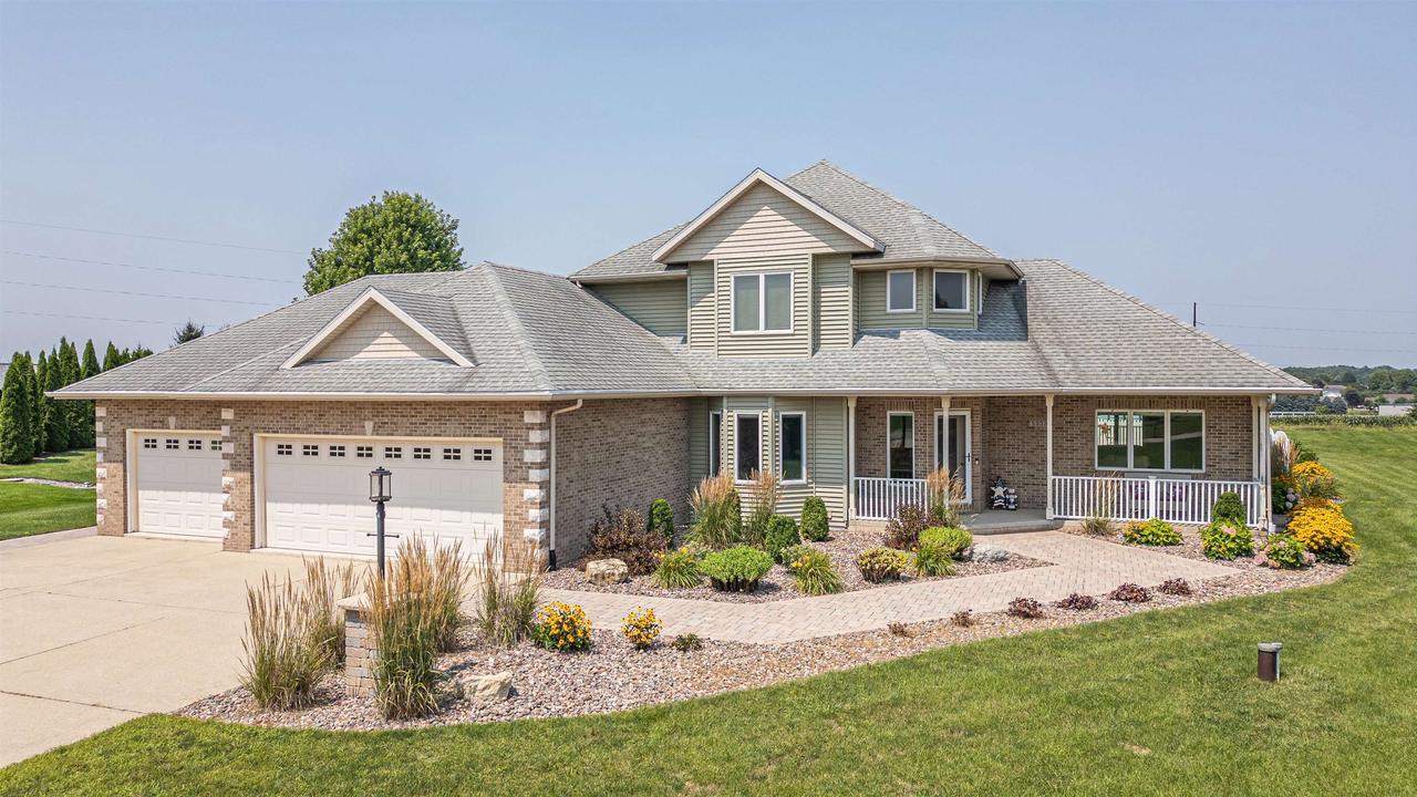 Property Photo: 5333 East Clayshire Drive WI 53563