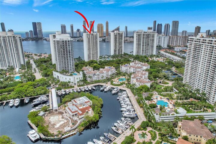 Property Photo:  3000 Island Blvd 505  FL 33160 