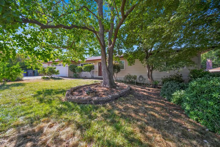 Property Photo: 1283 Denton Way CA 96002