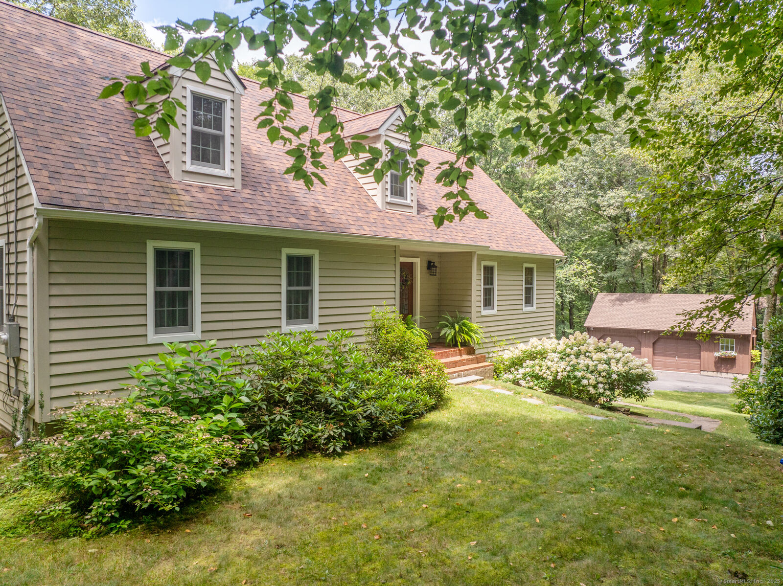Property Photo:  48 Mount Sumner Drive  CT 06043 