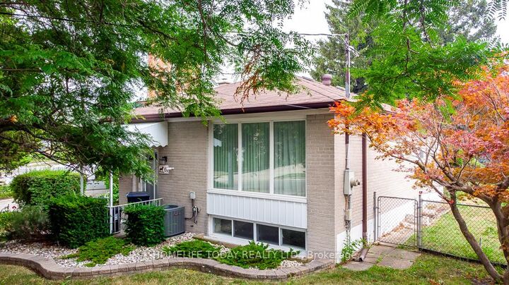 Property Photo: 61 Lord Roberts Drive ON M1K 3W1