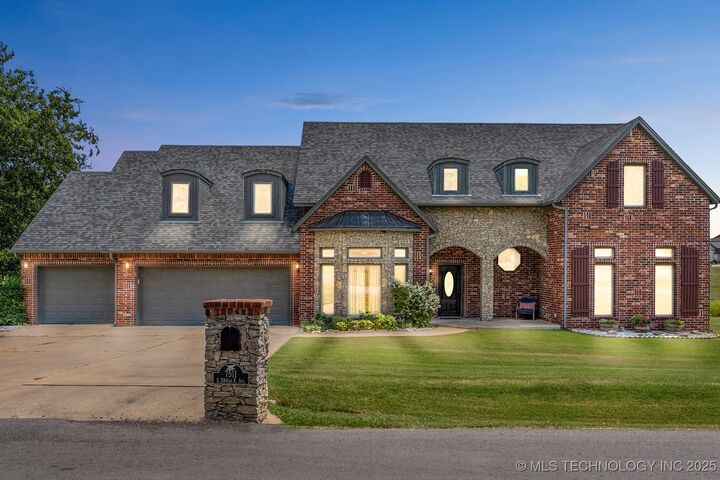 Property Photo: 7511 S 284th OK 74014