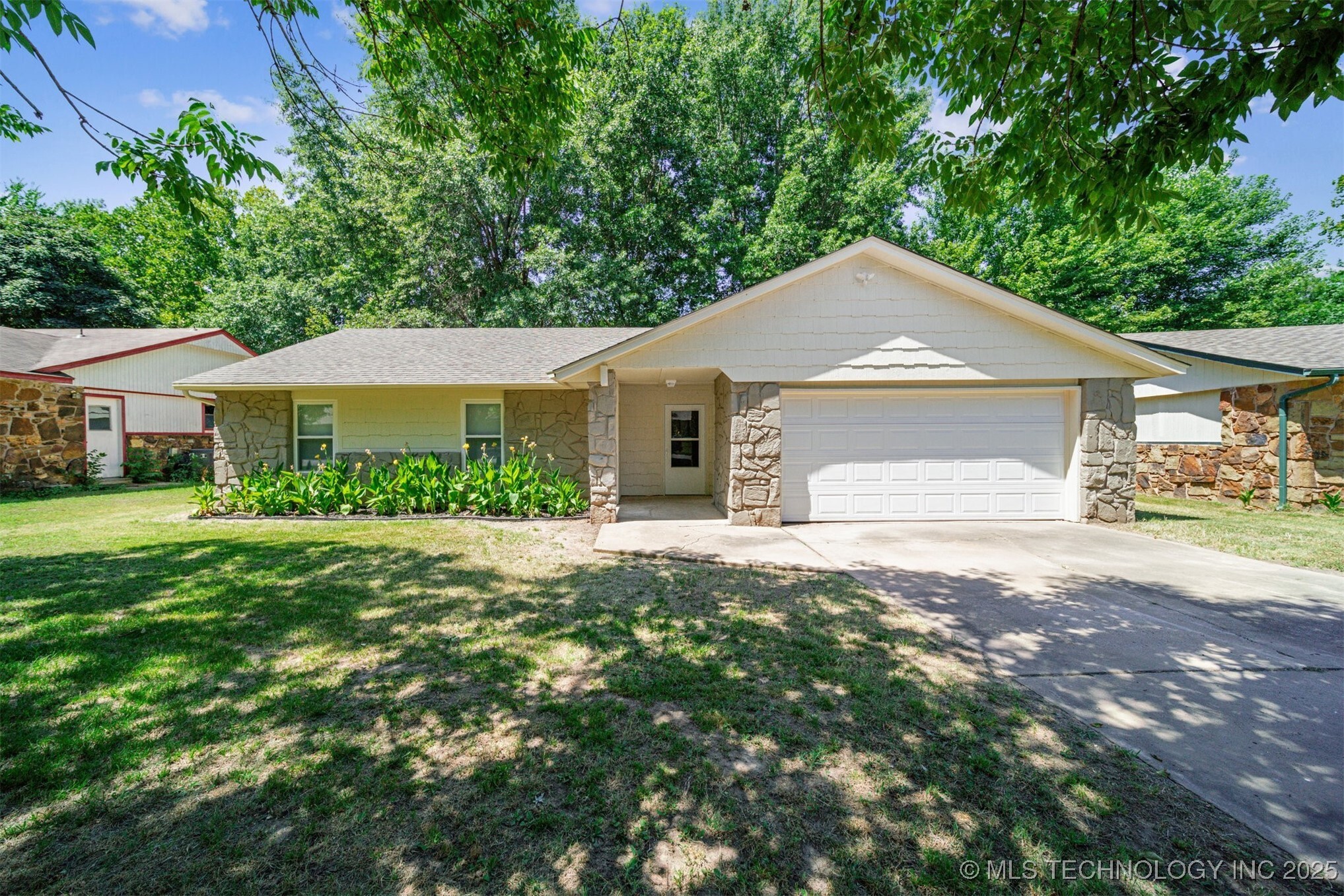 Property Photo: 13624 S 285th OK 74429