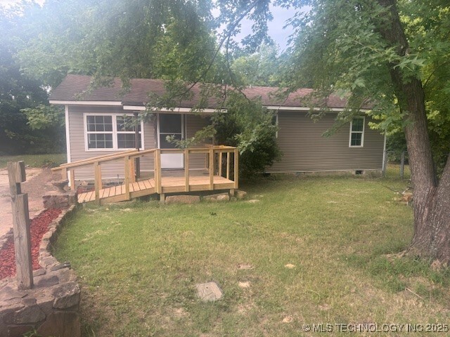 Property Photo:  402 S Ash  OK 74955 