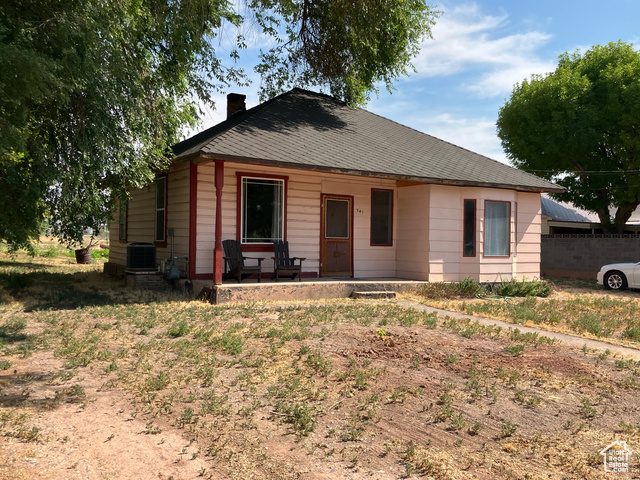 Property Photo:  341 E 200 N  UT 84701 