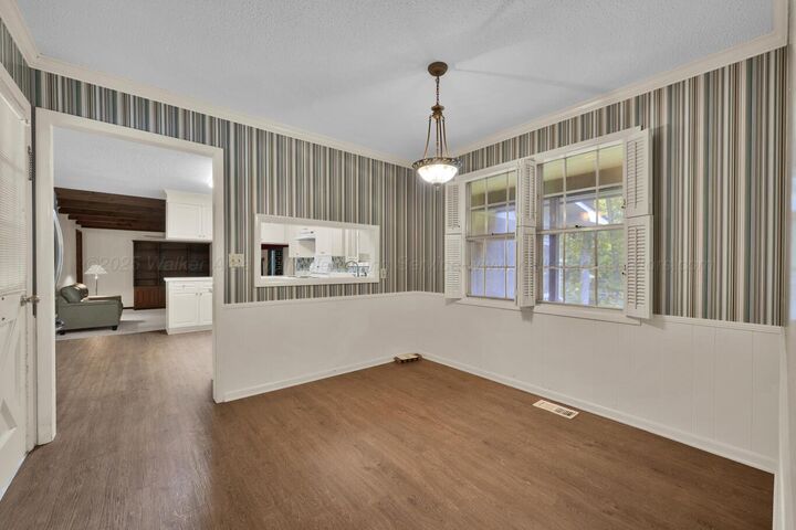 Property Photo:  303 Forest Ln  AL 35501 