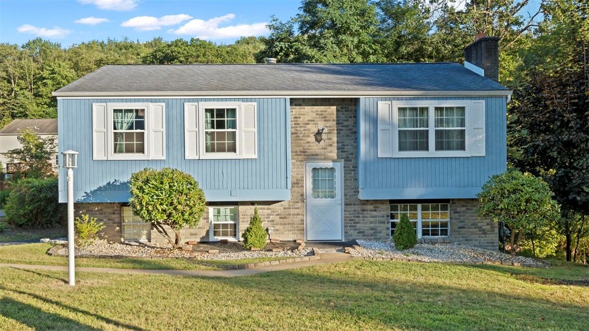 Property Photo:  575 Fairfield Dr  PA 15601 