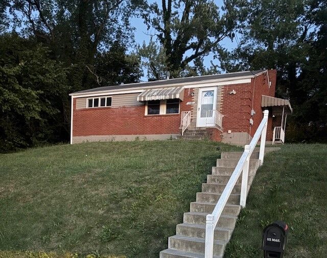 Property Photo:  1935 Parkview Pl  PA 15001 