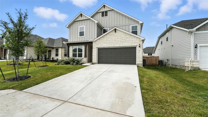 Property Photo: 513 Scooter Street TX 78626
