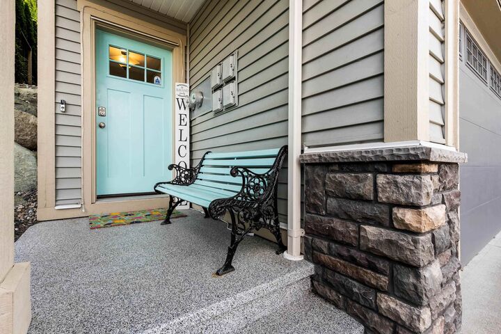 Photo de la propriété: 5257 Markel Drive 2 BC V2R 5R9