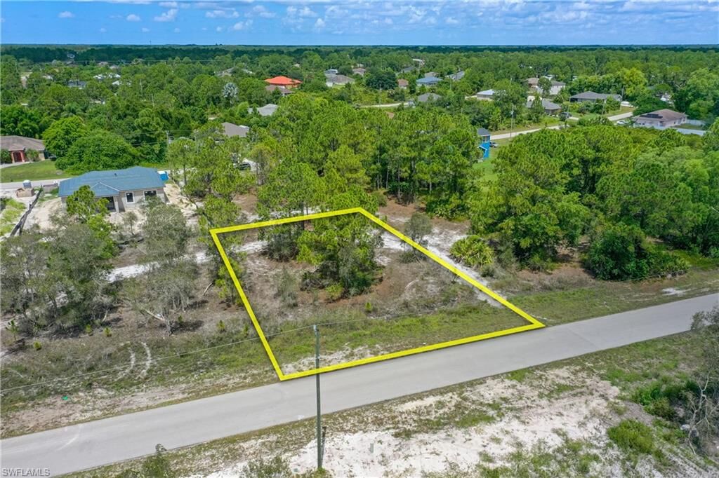 Property Photo: 762 Crystal Ave S FL 33974