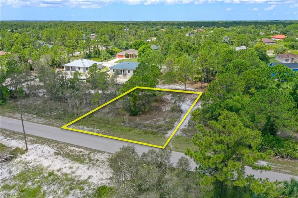 Property Photo:  762 Crystal Ave S  FL 33974 