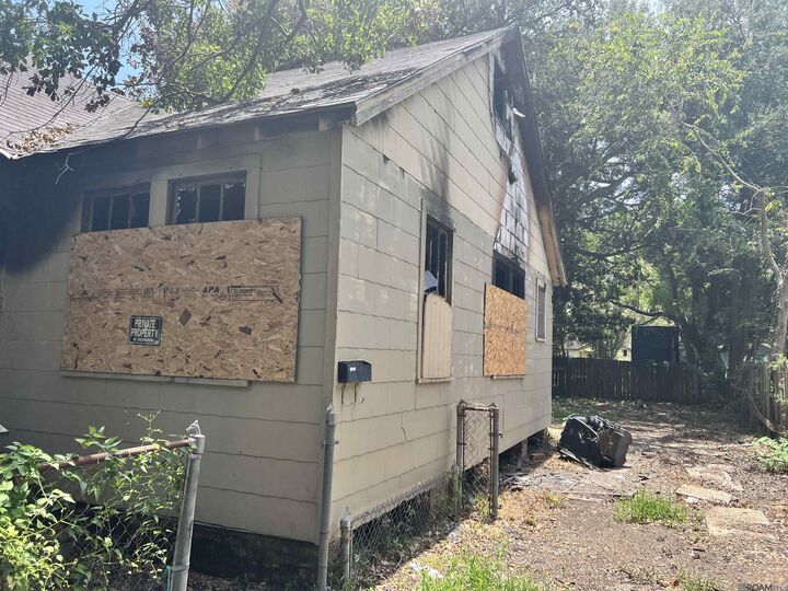 Property Photo:  3032 Seneca St  LA 70805 
