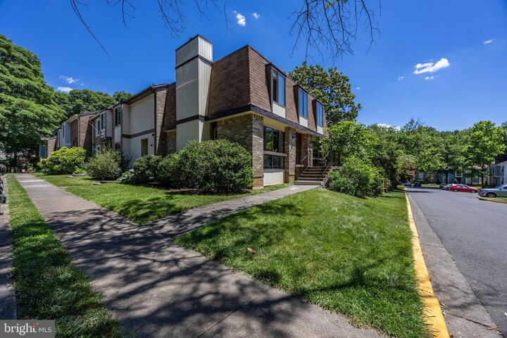Property Photo:  6023 Forrest Hollow Lane  VA 22152 