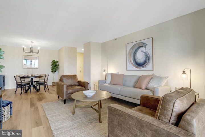 Property Photo:  900 N Stafford Street 1815  VA 22203 