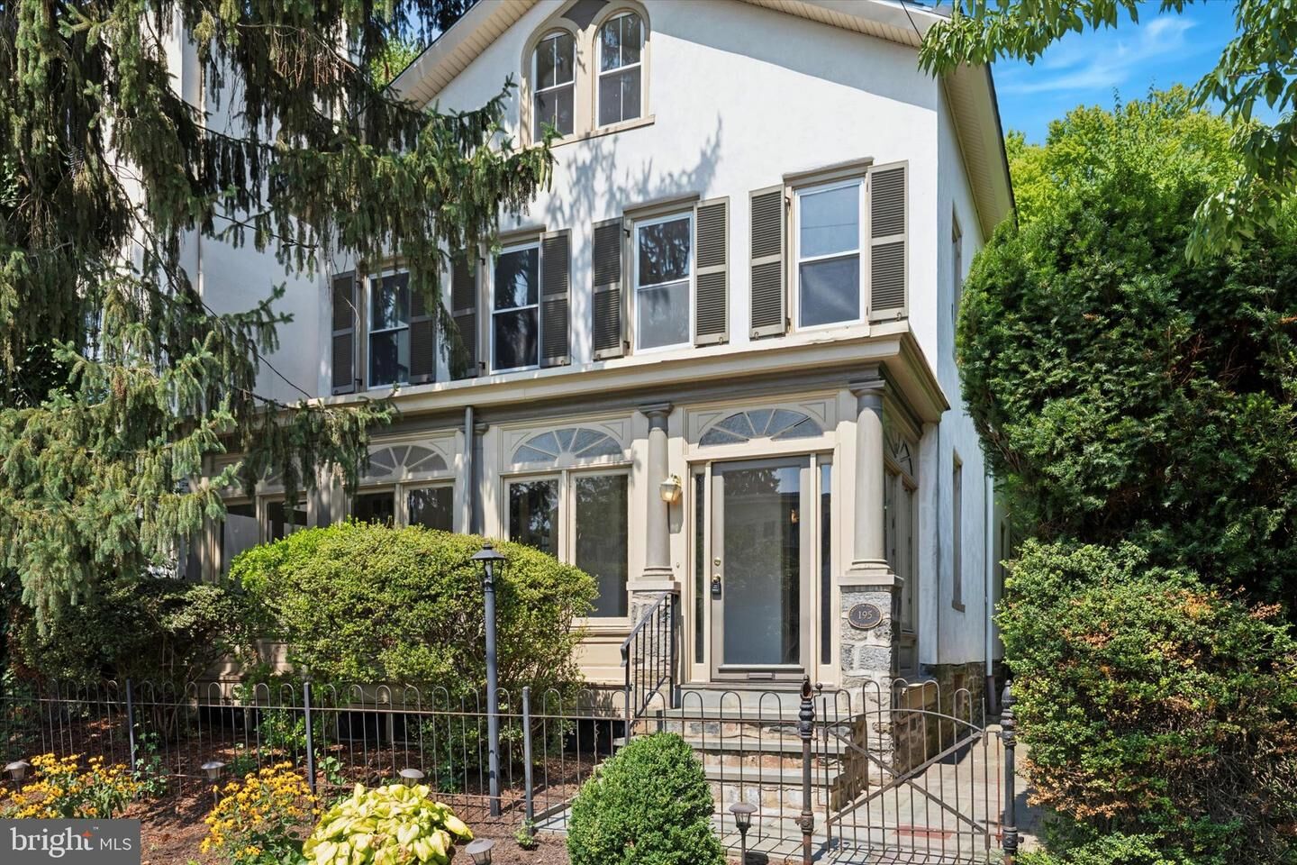 Property Photo:  195 E Evergreen Avenue  PA 19118 