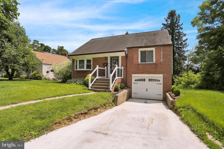 Property Photo:  6 Darlin Drive  PA 19609 