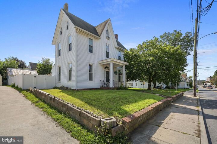 Property Photo:  403 N Walnut Street  DE 19963