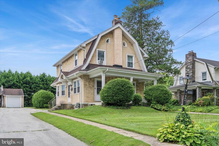 633 E Manoa Road  Havertown PA 19083 photo