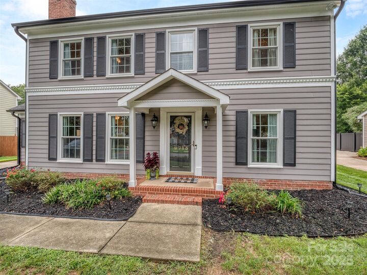 Property Photo: 8715 Parkchester Drive NC 28277