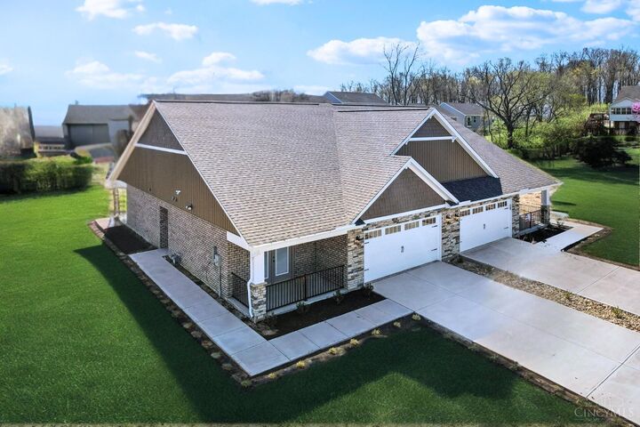 5017 Waterford Lane  Middletown OH 45042 photo